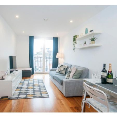 The Most Central Apartment In Cardiff Kültér fotó
